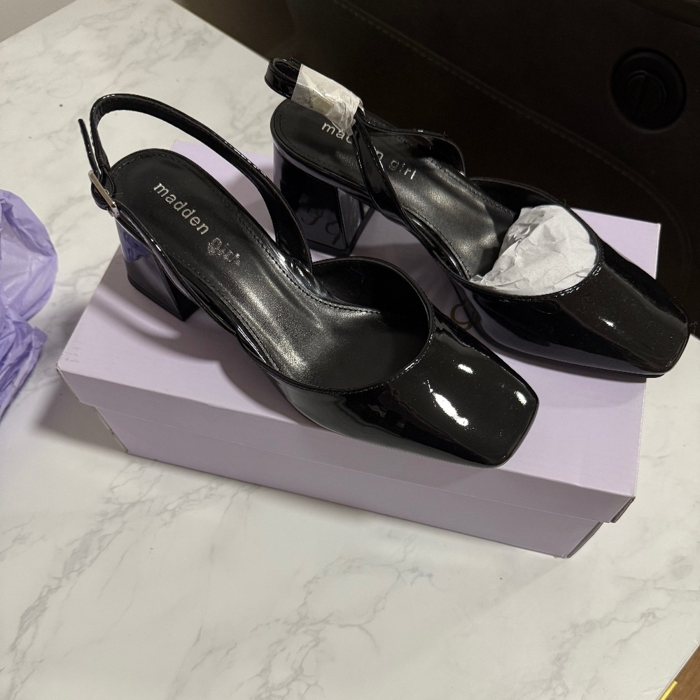Madden Girl Novvaa Black Patent Leather Slingbacks with Block Heel 6.5